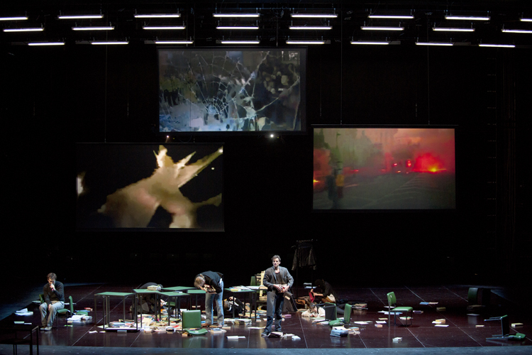 Büchner (Ensemble) Foto Sebastian Hoppe.
