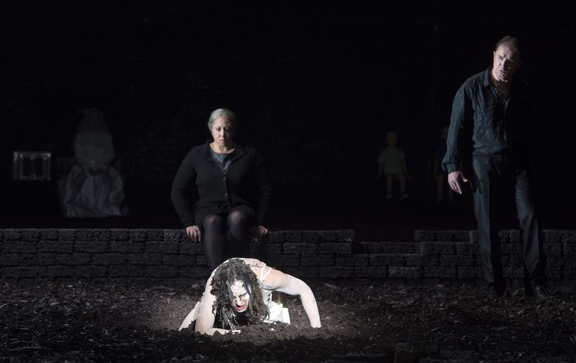 medea_110